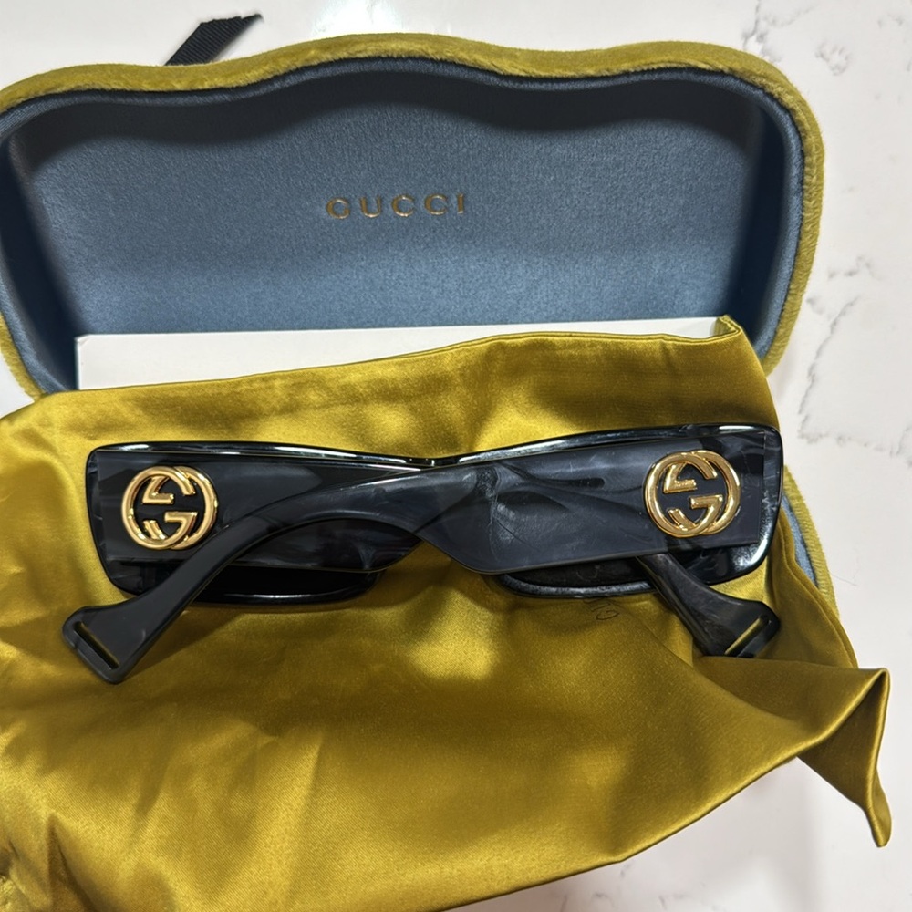 Gucci Fluo Rectangular Sunglassess - image 6